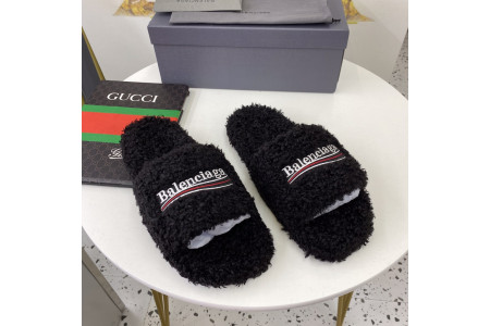BLCG SLIPPERS