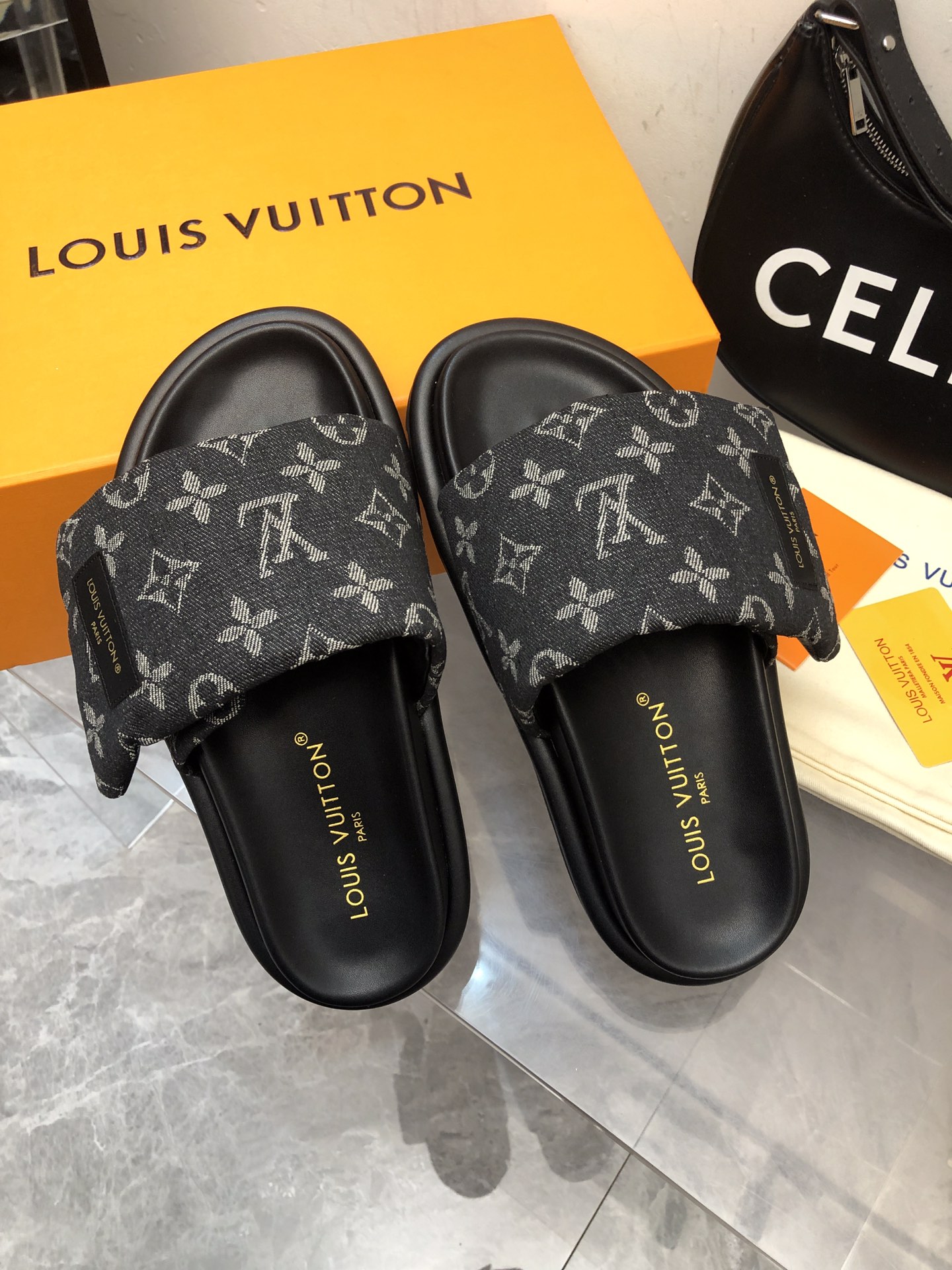 LOUI VUITTO SLIDE