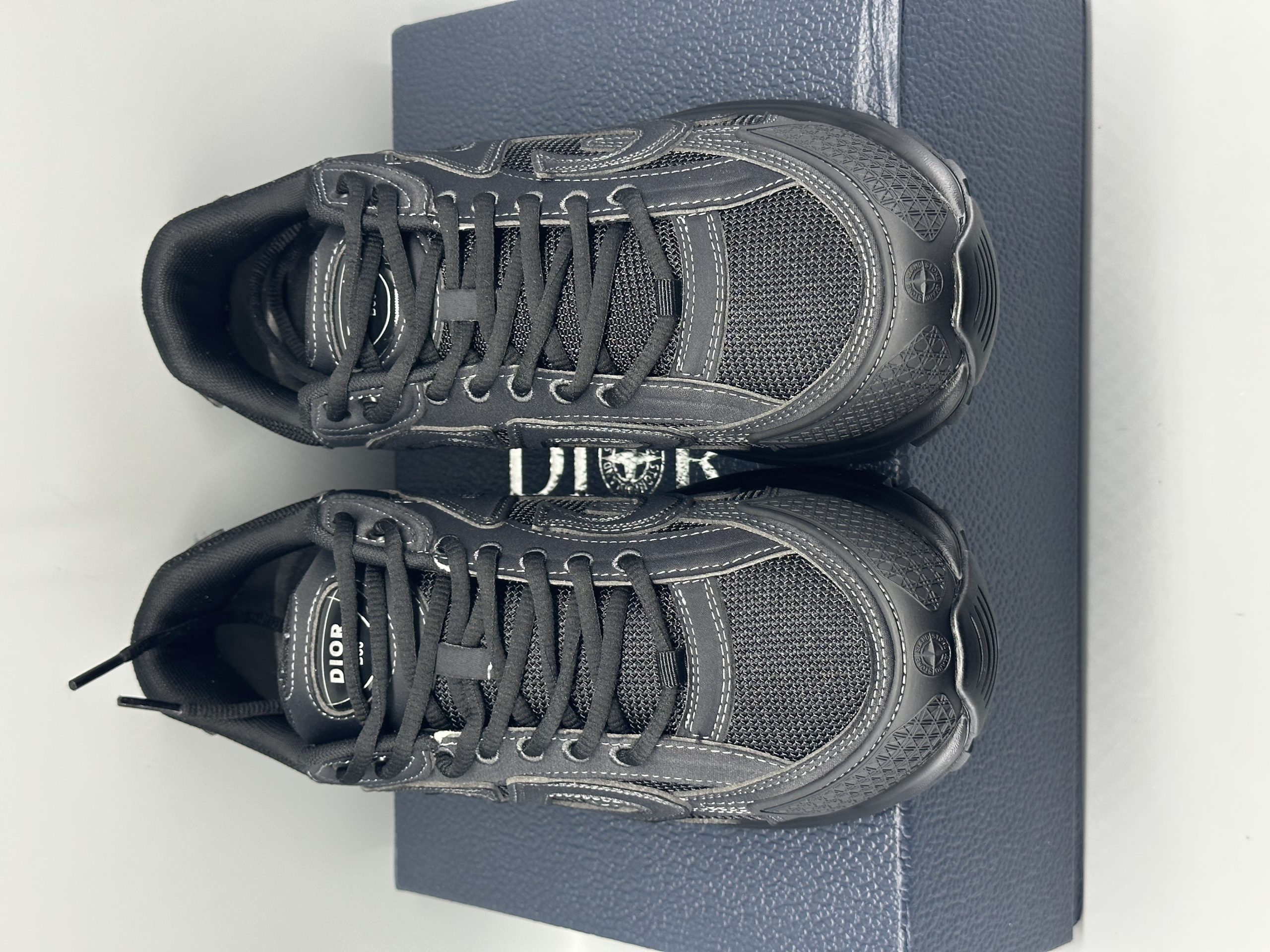 DR B30 SNEAKER