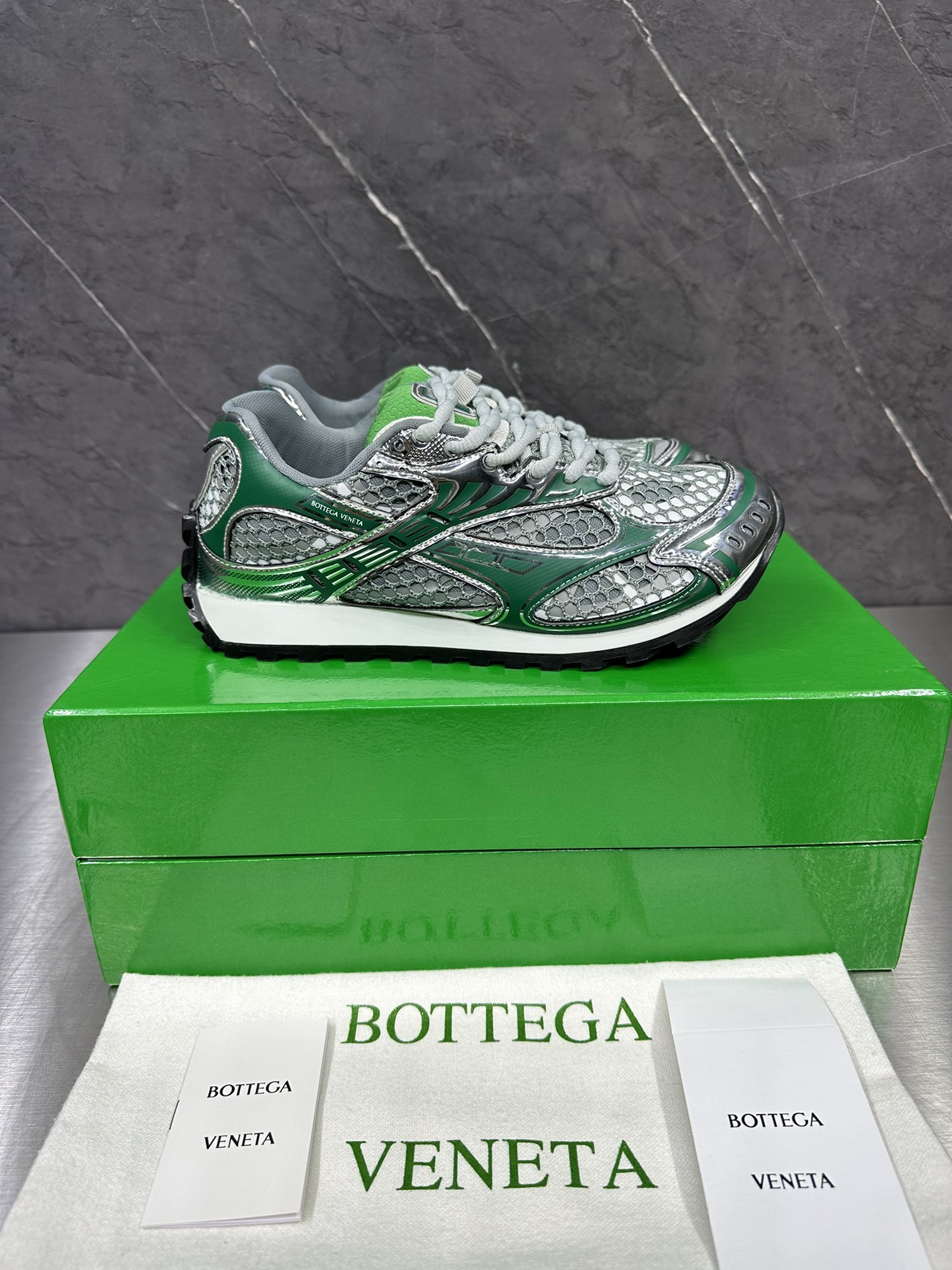 BV SNEAKERS