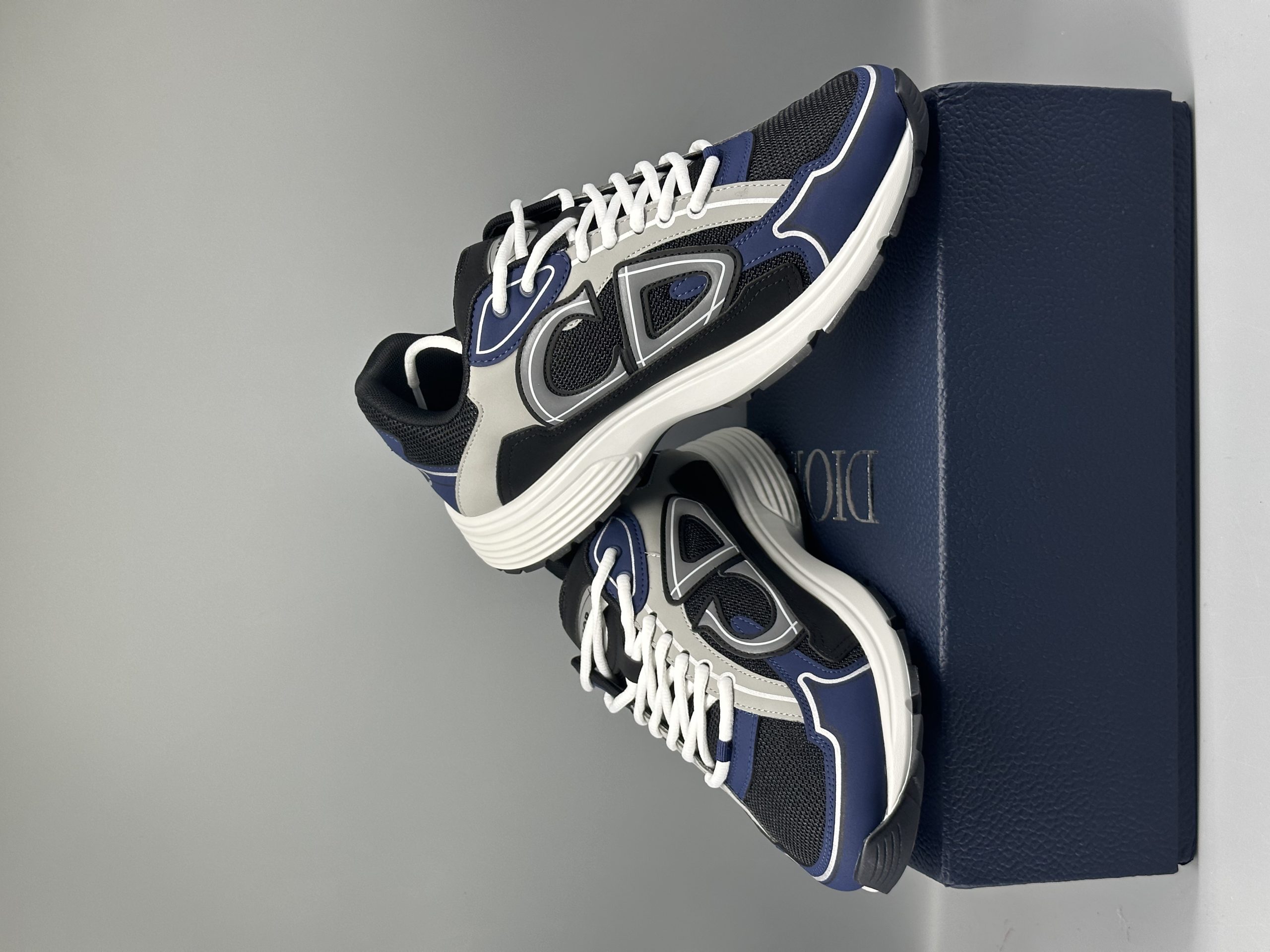 DR B30 SNEAKER