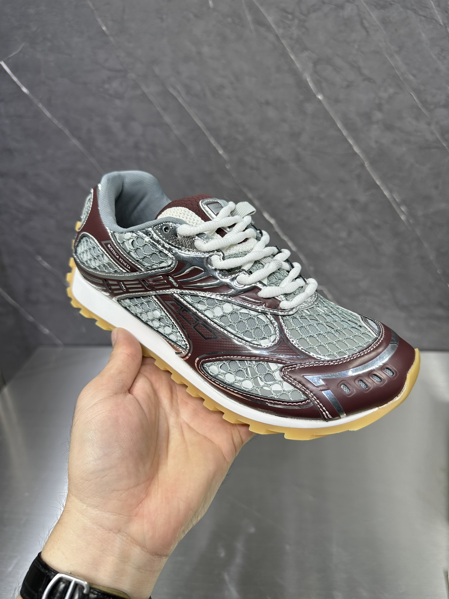 BV SNEAKERS