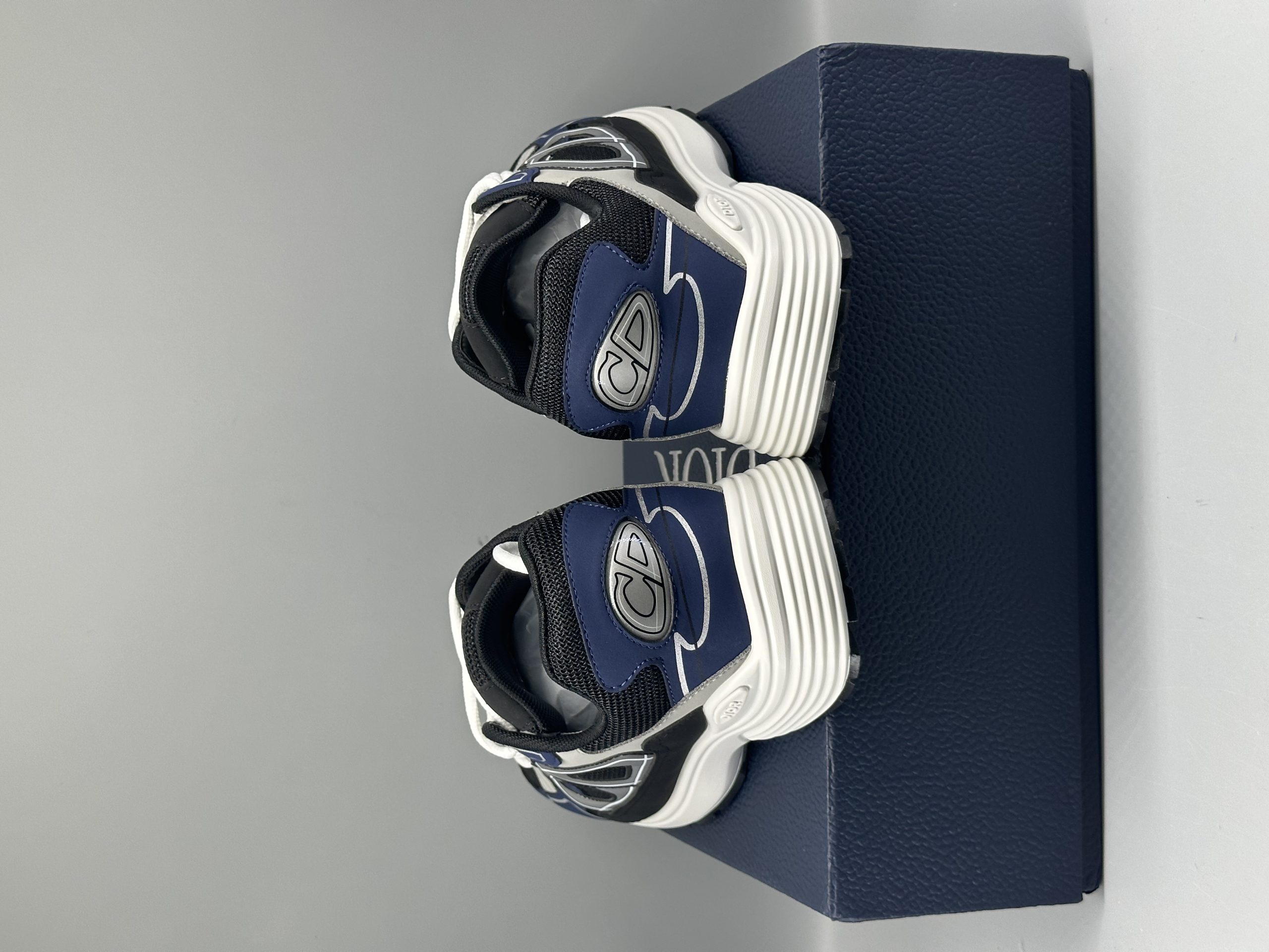 DR B30 SNEAKER