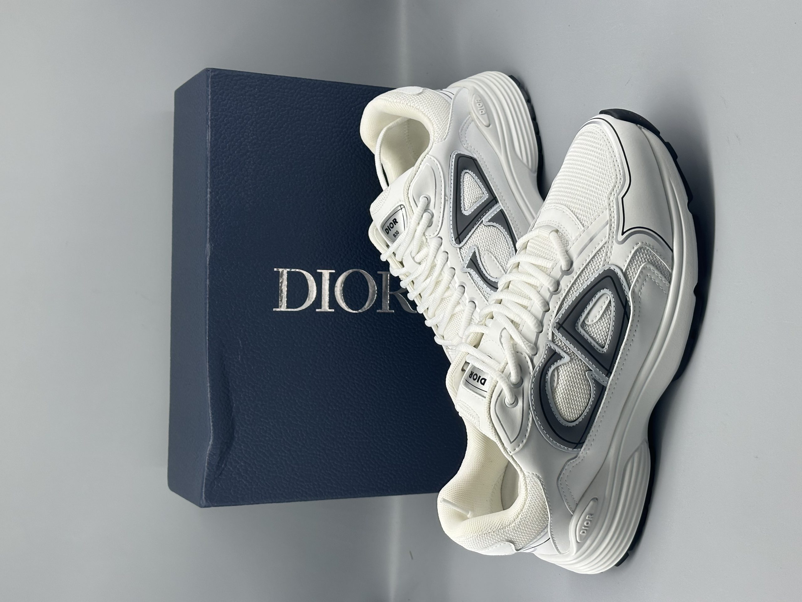 DR B30 SNEAKER