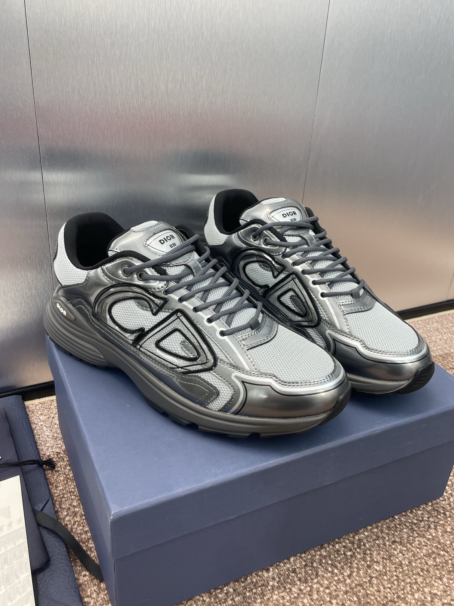 DR B30 SNEAKER